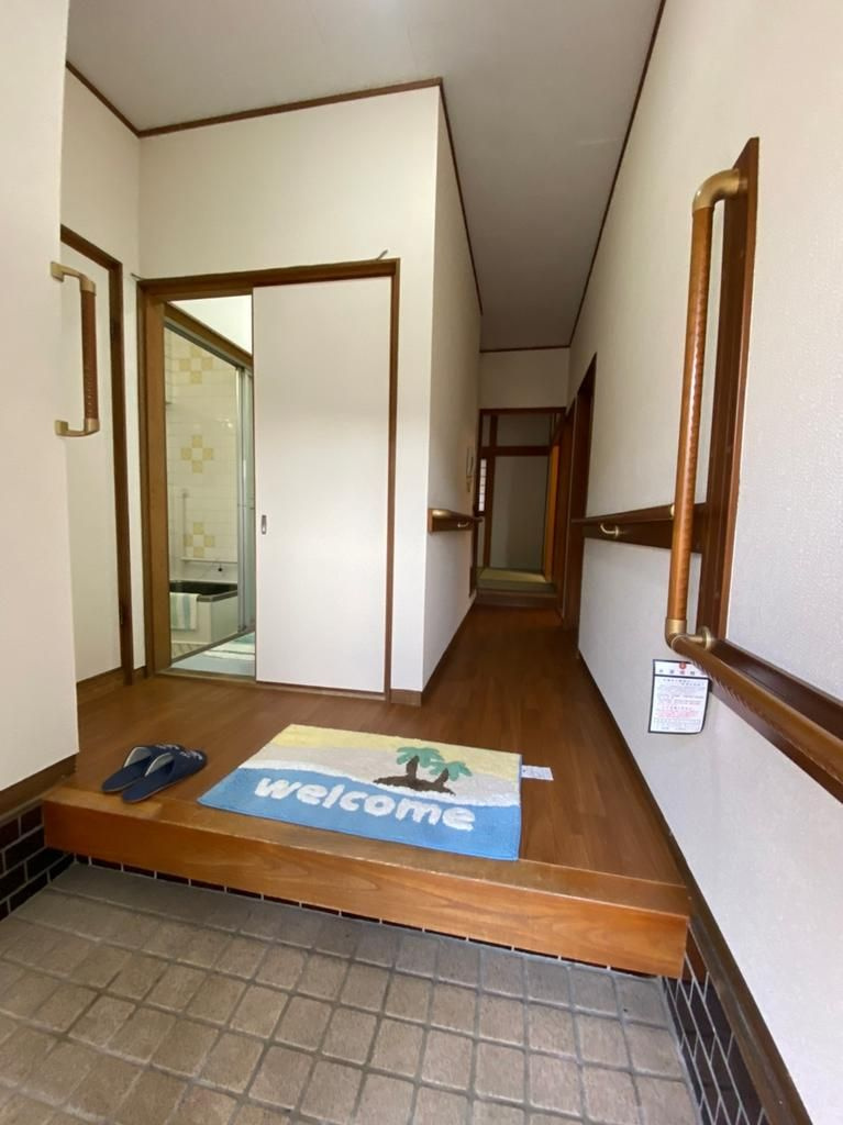 枚方市尊延寺戸建ての玄関