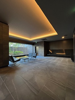 グランアッシュ江坂のロビー|建物の内部です