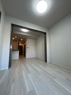 グランアッシュ江坂の洋室|明るい洋室です