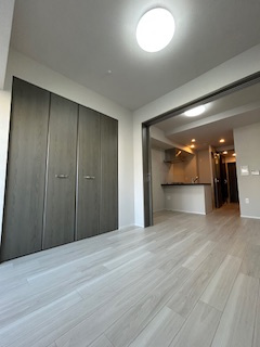 グランアッシュ江坂の洋室|明るい洋室です