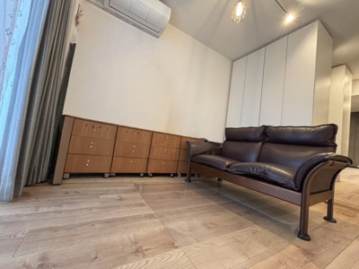 【その他】 | クレヴィア三軒茶屋 | 都会の喧騒を忘れさせる、明るく広々としたLDK。洗練された空間で、上質な暮らしが叶います。床暖房完備。※イメージ画像です