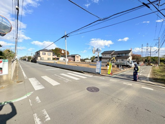 【前面道路含む現地写真】 | 鶴ヶ島市上新田　建築条件なし売地　東武越生線『西大家駅』徒歩10分　【新町小学区】