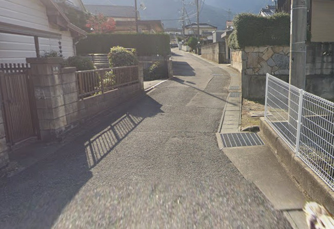 中村3丁目　売土地の前面道路含む現地写真