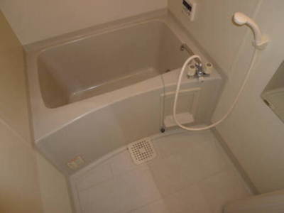 【浴室】 | フラワーレジデンス森田 参番館 | 寒い冬にも重宝！追い焚き給湯付きです。