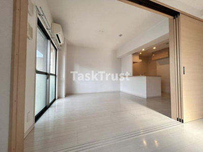 【居間・リビング】 | エムズ・レジデンスうめきた