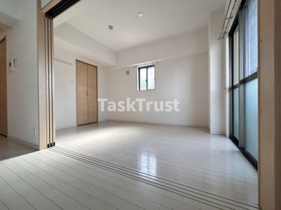 【洋室】 | エムズ・レジデンスうめきた