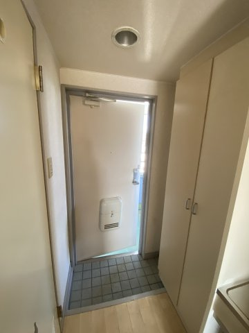 第4マルモビルの玄関