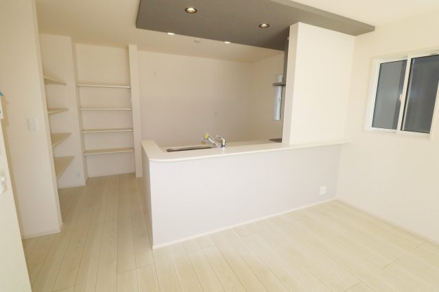 郡山市小原田２丁目　　　2号棟　　　小原田小学校、小原田中学区のキッチン|※同社施工例