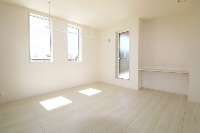 郡山市小原田２丁目　　　2号棟　　　小原田小学校、小原田中学区の洋室|※同社施工例