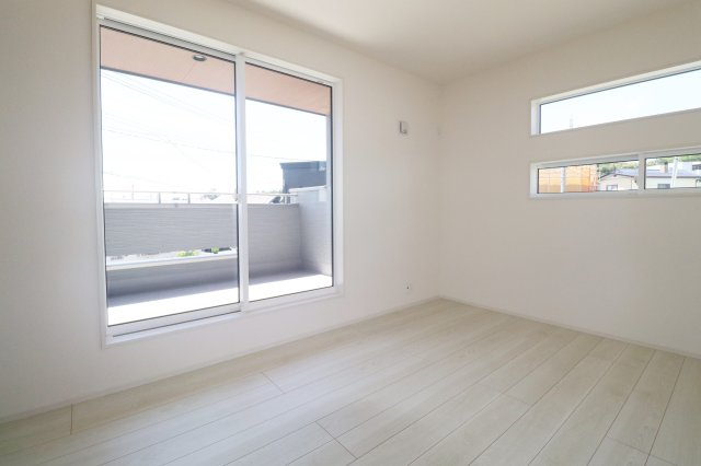 郡山市小原田２丁目　　　2号棟　　　小原田小学校、小原田中学区の洋室|※同社施工例