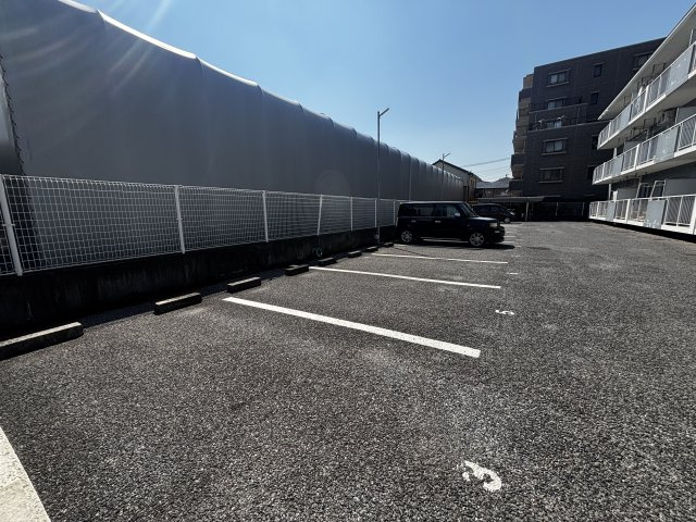 サングレイス　Ｉ’ｍの駐車場