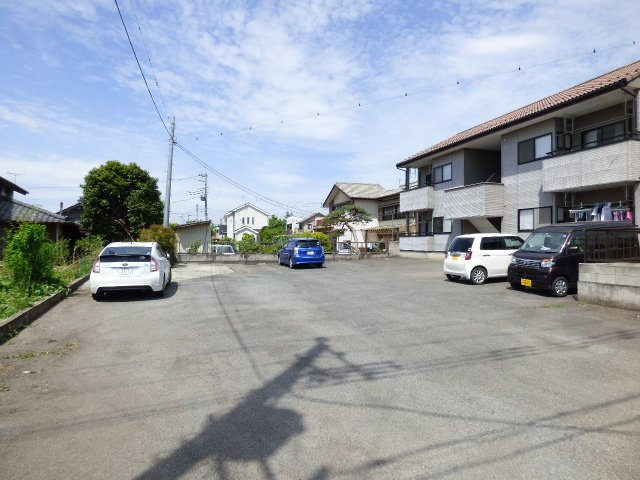 リジェーロの駐車場|駐車場があるので、車を買う予定の方も安心です