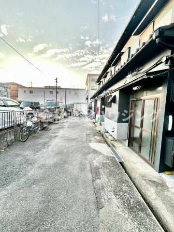 レトロハウス矢田westの周辺