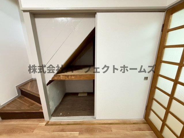 萱島東2丁目戸建　賃貸の収納|便利な収納スペースです