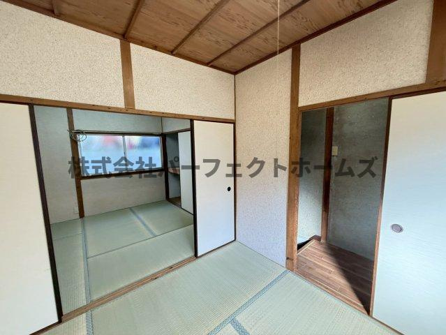萱島東2丁目戸建　賃貸の和室|落ち着いた雰囲気の和室付きです