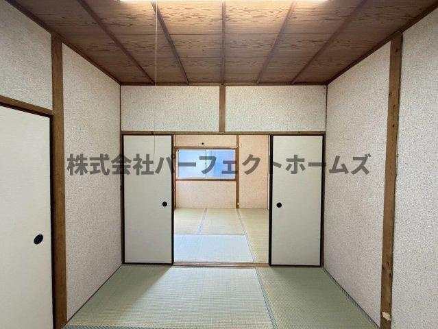 萱島東2丁目戸建　賃貸の和室|和室がひろがる居住スペース