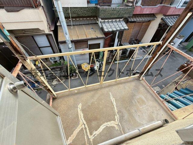 萱島東2丁目戸建　賃貸のバルコニー|開放的で明るい空間を演出してくれるバルコニーです