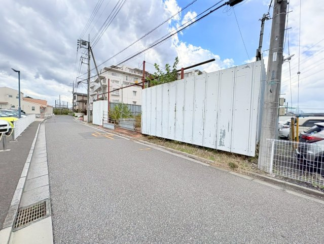 鶴ヶ島市上広谷　建築条件なし売地　東武東上線『若葉駅』徒歩13分　【杉下小学区】の前面道路含む現地写真