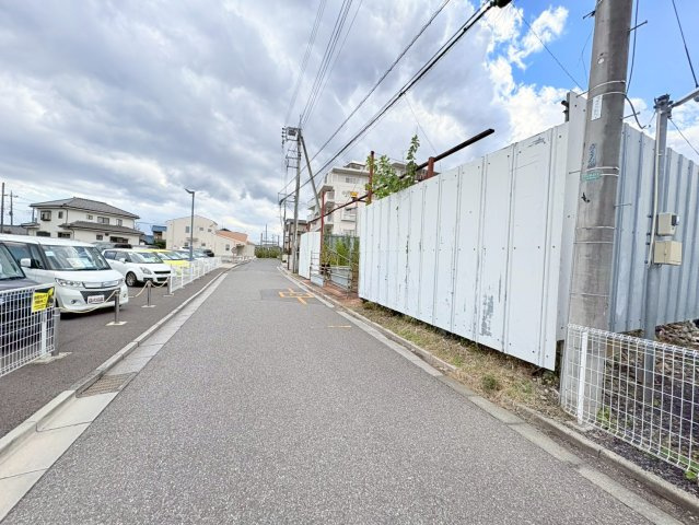 鶴ヶ島市上広谷　建築条件なし売地　東武東上線『若葉駅』徒歩13分　【杉下小学区】の前面道路含む現地写真
