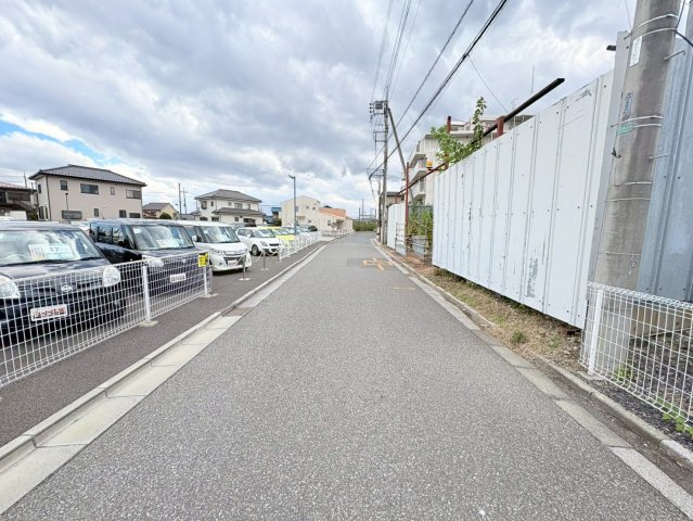 鶴ヶ島市上広谷　建築条件なし売地　東武東上線『若葉駅』徒歩13分　【杉下小学区】の前面道路含む現地写真