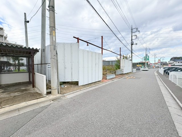 鶴ヶ島市上広谷　建築条件なし売地　東武東上線『若葉駅』徒歩13分　【杉下小学区】の前面道路含む現地写真