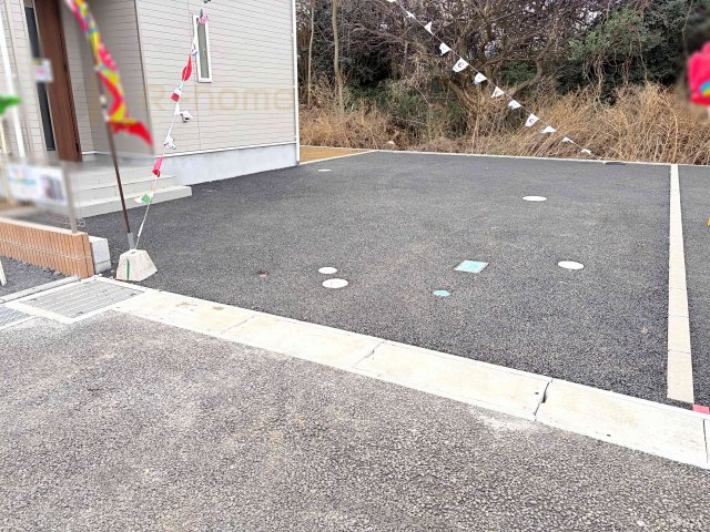 土浦市並木第15　新築戸建て　1号棟の駐車場|カースペースは2台お停めいただけます♪