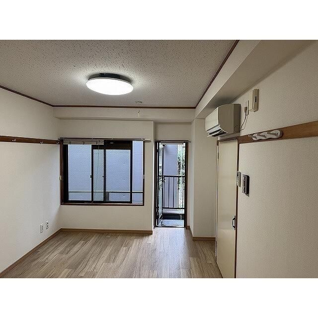 レピュート関町北の洋室