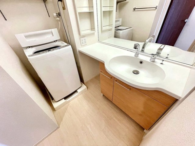 【洗面所】 | Ｄ-ｒｏｏｍＢｕｓｉｎｅｓｓ小山 | 洗濯機つき洗面所