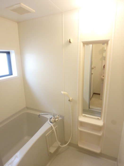 ラ･プランタン春日の浴室