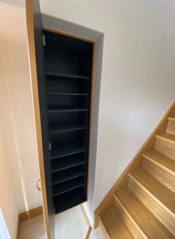 クレッシェンドKJの玄関