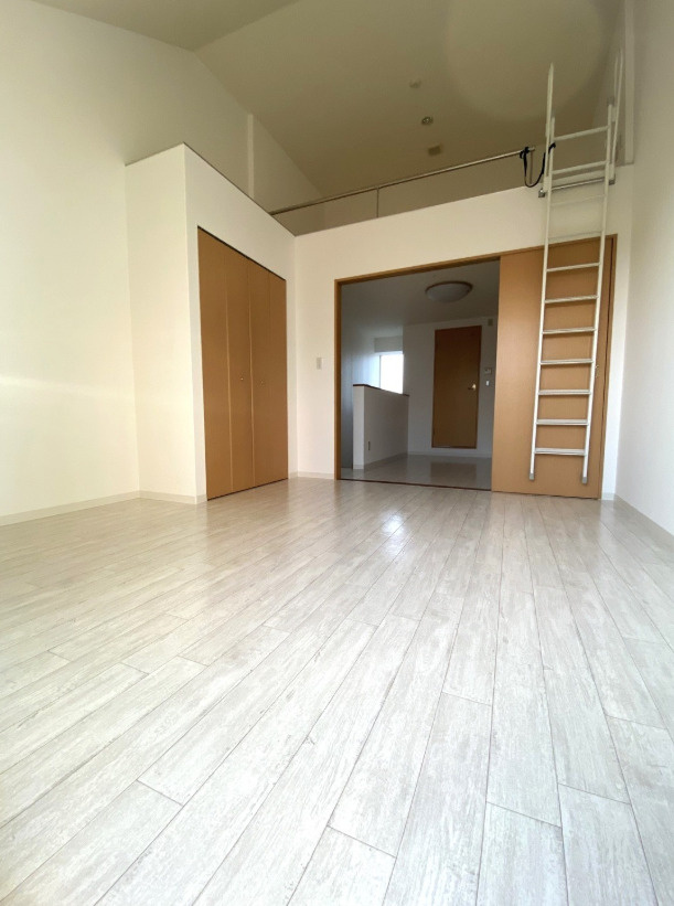 クレッシェンドKJの洋室