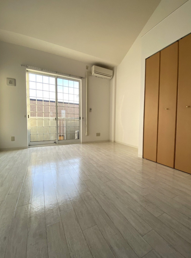 クレッシェンドKJの洋室