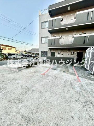 サンハイツ木多の駐車場