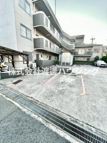 サンハイツ木多の駐車場