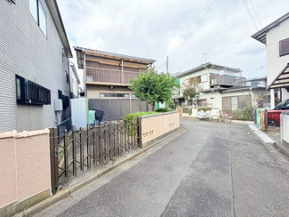 【前面道路含む現地写真】