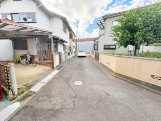 【前面道路含む現地写真】