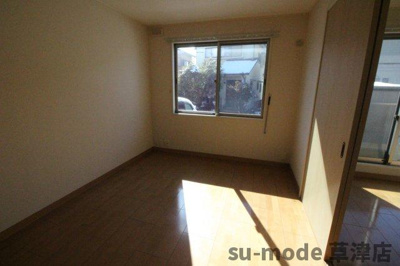 【洋室】 | メゾン栗東 | 個人の部屋や寝室として使える洋室です