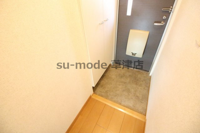 【玄関】 | メゾン栗東 | シンプルで使いやすい玄関です