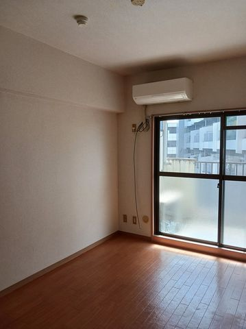 SKハイツ芝新町の居間・リビング