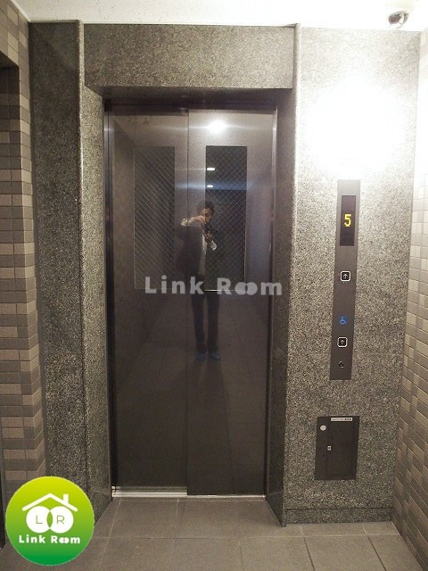 ルーブル大島弐番館のエントランス