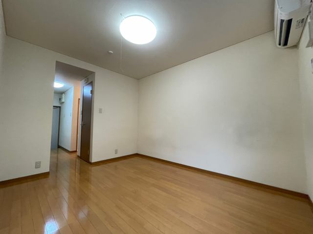 ヴィラ成和の居間・リビング