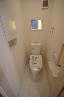 【トイレ】 | 【仲介手数料無料！！】日野市栄町4丁目　新築戸建て（全2棟）1号棟　4780万円