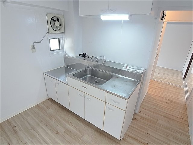 ビレッジハウス鈴蘭台1号棟のキッチン|コンロ設置可能なガスキッチンタイプ