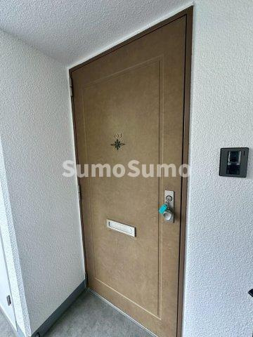 サンブレストの玄関