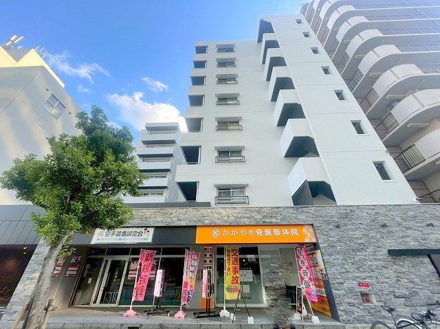 ロイヤルハイツの外観