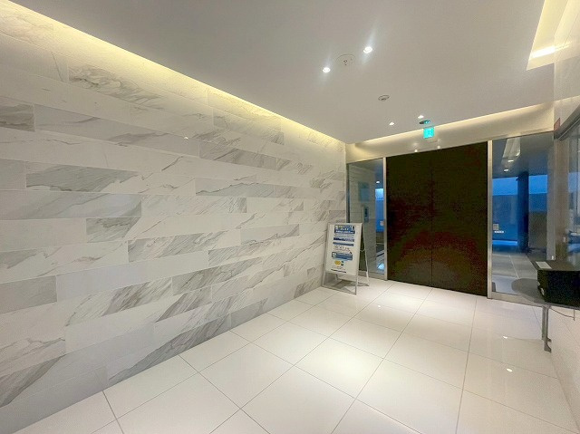 ロイヤルハイツのエントランス