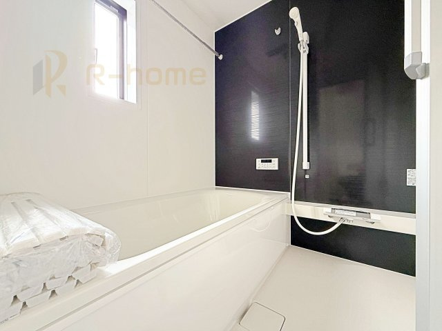 土浦市並木第15　新築戸建て　2号棟の浴室|足を伸ばしてもゆったりできるバスルーム♪機能性も取り入れて使い易さも保証します♪