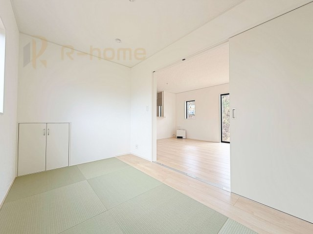 土浦市並木第15　新築戸建て　2号棟の和室|フローリングより衝撃が少ない和室は、ご両親のお部屋やキッズスペース、客間としても活用頂けます。