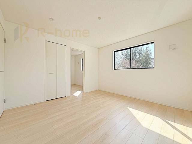 土浦市並木第15　新築戸建て　2号棟の洋室|3帖のテレワークルーム付き洋室！
たっぷりの日差しと心地よい風が舞い込む住まい♪