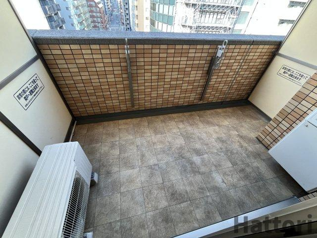 グランシス江坂のバルコニー